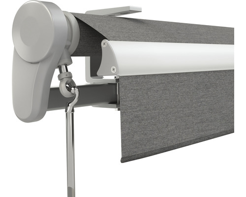 Detailansicht einer Markise mit grauem Stoff