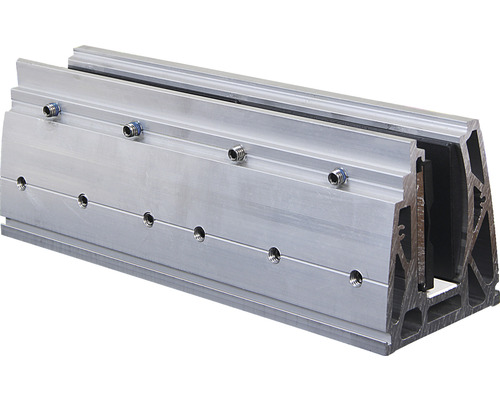 Aluminiumprofil mit Schraublöchern