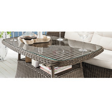 Gartentisch mit Glasplatte und Ablagefläche