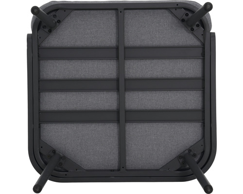 Unterseite eines Stuhls mit Metallrahmen und vier Beinen