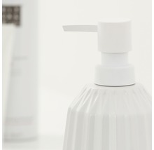 Seifenspender mit Rillenstruktur