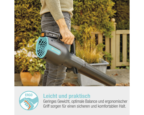 Gardena Akku-Laubbläser im Einsatz im Garten
