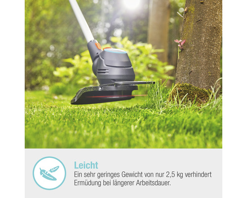 Rasentrimmer im Einsatz im Garten