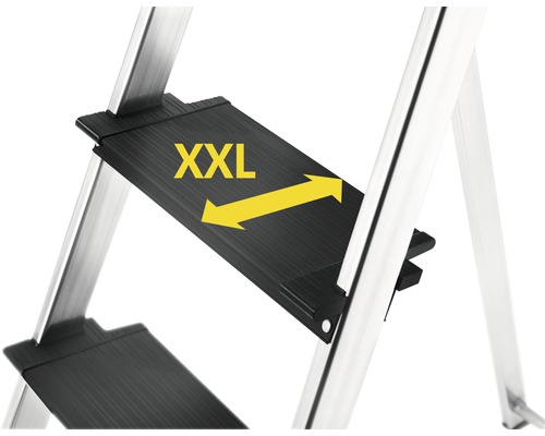 Detailaufnahme einer Leiterstufe mit XXL Kennzeichnung.