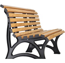 Gartenbank mit Holzlatten und Metallgestell