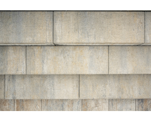 Mauer aus Betonsteinen