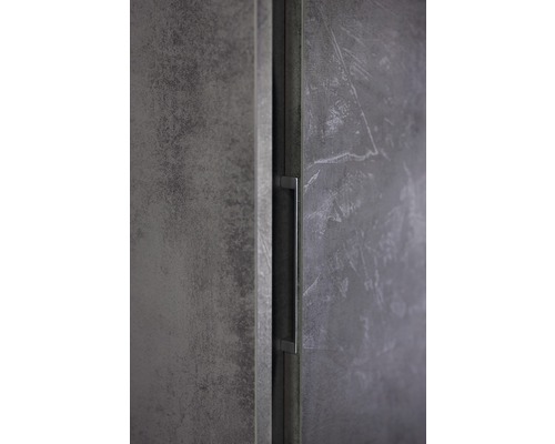 Detailaufnahme eines Schranks mit Griff