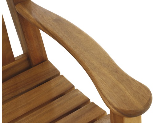 Detailansicht eines Gartenstuhls aus Holz