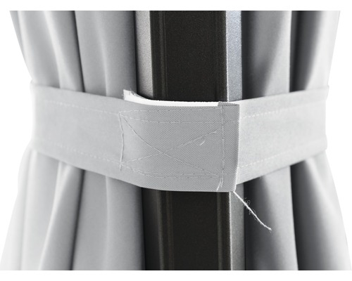 Detailansicht eines Pavillons mit Vorhangbefestigung