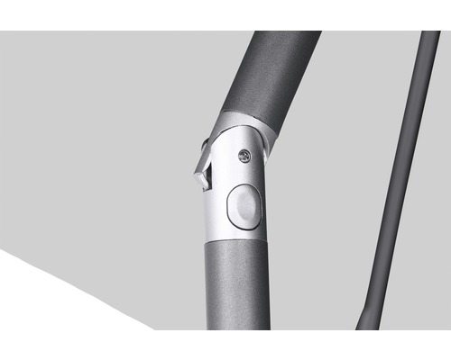 Detailaufnahme eines Sonnenschirms mit Neigungsmechanismus