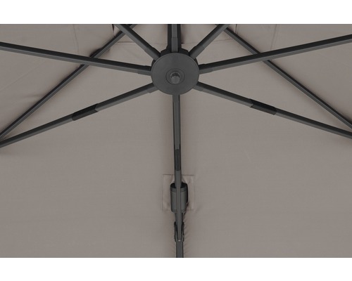 Detailansicht des Sonnenschirms mit Gestell und Bezug