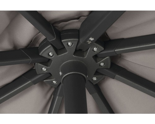 Detailansicht des Gestells eines Sonnenschirms