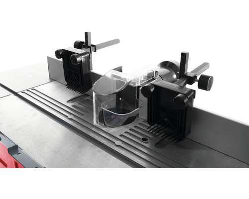 Frästisch mit Werkstückniederhalter und Spänefangvorrichtung