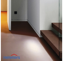 Innenraum mit Treppe und Bodenbeschichtung