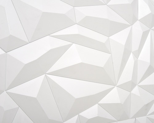 Weiße 3D Wandpaneele mit geometrischem Design