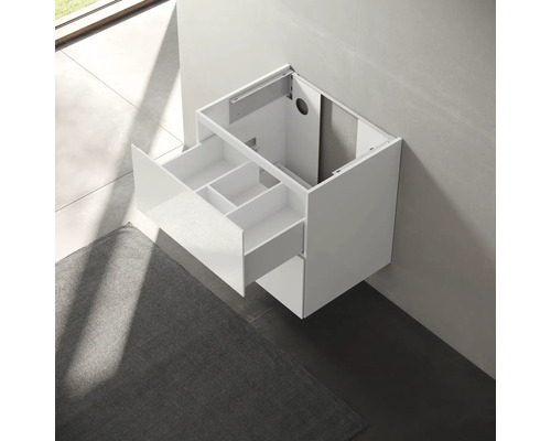 Weißer Waschtischunterschrank mit offener Schublade zur Badgestaltung