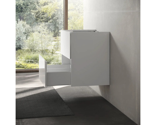 Waschtischunterschrank mit Schublade im Badezimmer