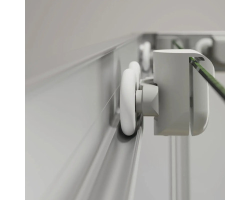 Detailaufnahme einer Schiebetürführung mit Rollen