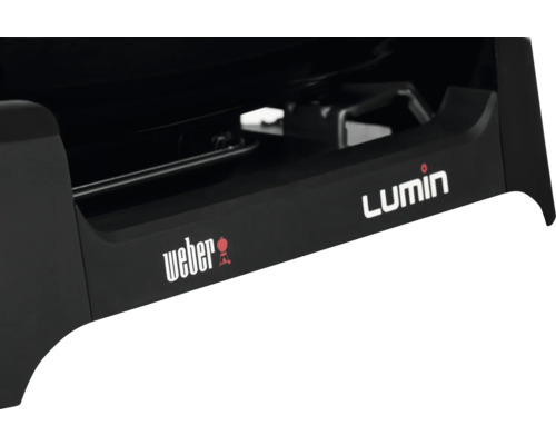 Detailansicht eines Weber Lumin Elektrogrills mit Weber Logo