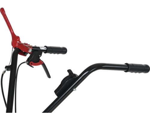 Detailansicht des Bedienelements einer Motorhacke