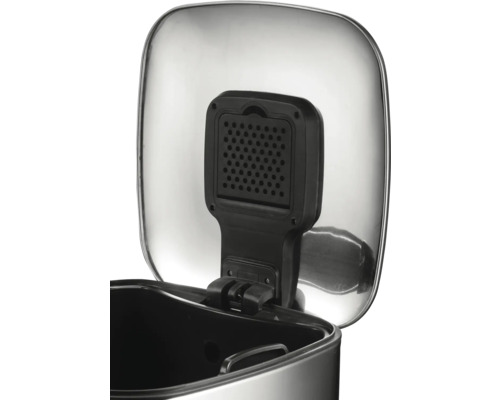 Detailansicht eines Abfalleimers mit offenem Deckel