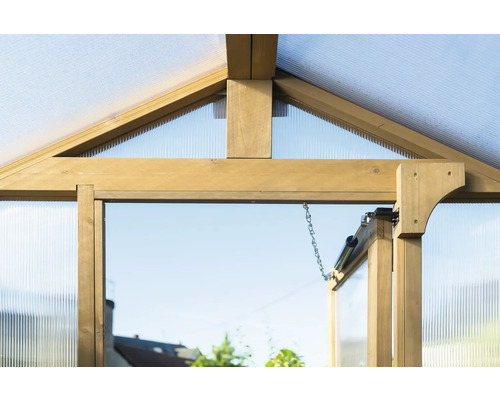 Detailansicht Gewächshaus aus Holz mit Polycarbonatplatten