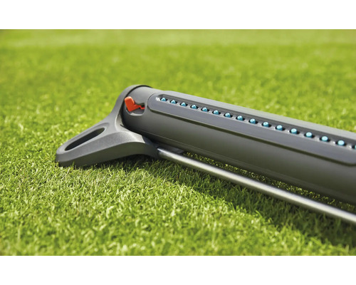 Gartensprenger auf Rasen