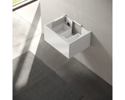 Weißer Waschtischunterschrank mit Innenfächern zur Wandmontage im Badezimmer.