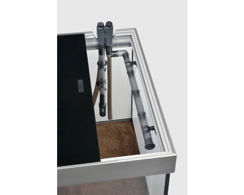 Aquarium mit Filtersystem und Bodengrund