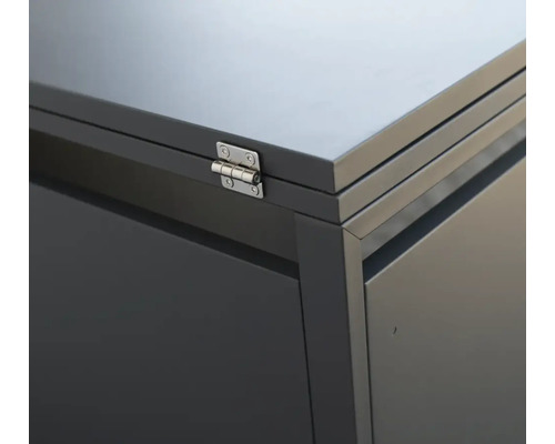 Detailansicht einer Aufbewahrungsbox mit Scharnier