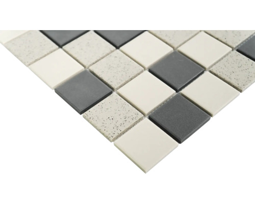 Mosaikfliese mit quadratischem Design