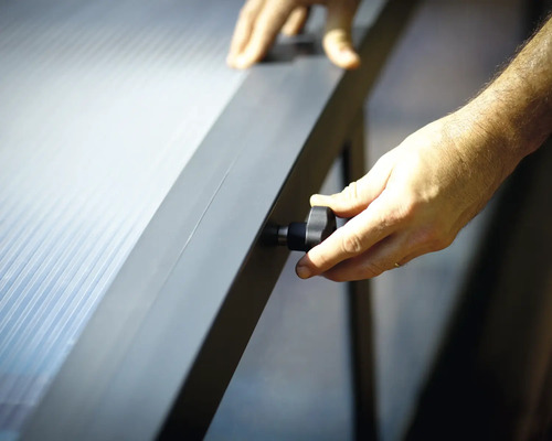 Hand montiert Polycarbonatplatte mit Drehknopf