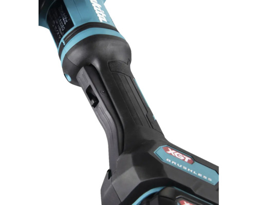 Detailaufnahme des Handgriffs einer Makita XGT Akku-Winkelschleifermaschine.