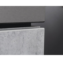 Detailansicht eines Möbelstücks mit Betonoptik
