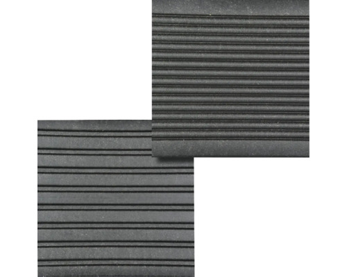 Gummimatte mit gerillter Oberfläche.