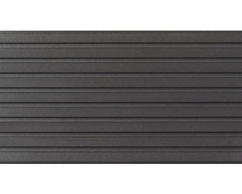 Terrassendiele aus Kunststoff mit gerillter Oberfläche