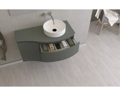 Waschtisch mit Schublade, Aufsatzwaschbecken und Armatur im Badezimmer