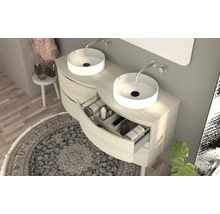 Badezimmer mit Waschtischunterschrank, Aufsatzwaschbecken und geöffneter Schublade