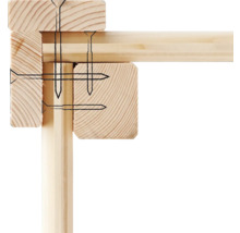 Detailansicht einer Holzverbindung mit Nägeln