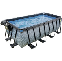 Rechteckiger Swimmingpool mit Stahlrahmen und Wasseroberfläche