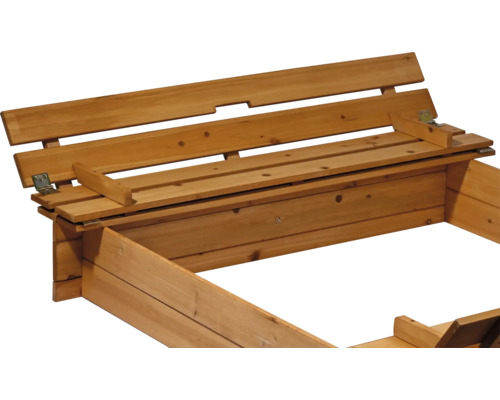 Sandkasten mit Holzbank