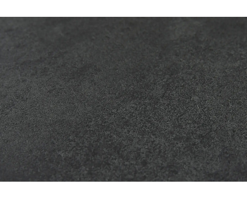 Nahaufnahme einer dunklen Bodenfliese mit leichter Textur.