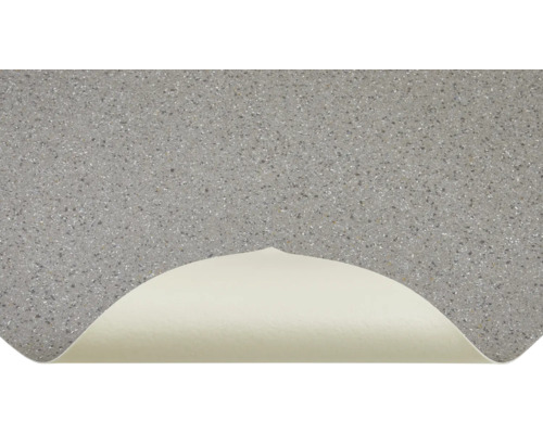 Grauer Bodenbelag mit gesprenkelter Oberfläche und aufgerollter Ecke