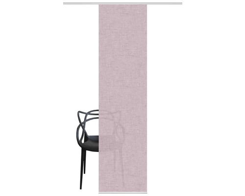 Schiebegardine aus Stoff neben einem Stuhl