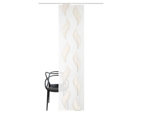 Dekorativer Schiebevorhang mit abstraktem Muster und einer schwarzen Stuhlansicht.