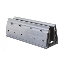 Aluminiumprofil mit Schrauben