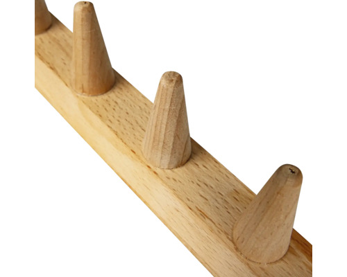 Holzgarderobe mit konischen Haken