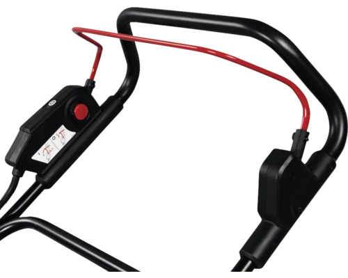 Griff eines Rasenmähers mit Bedienelementen