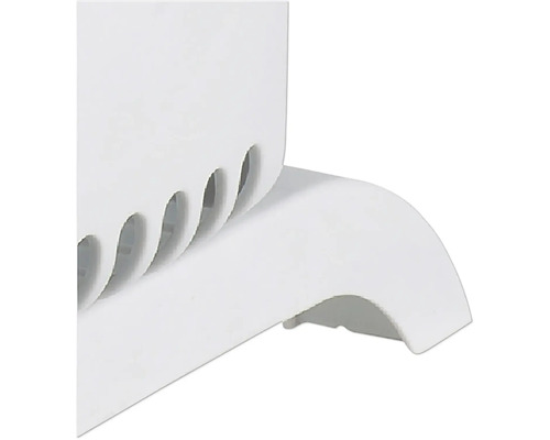 Detailansicht eines Heizkörpers mit Belüftungsöffnungen