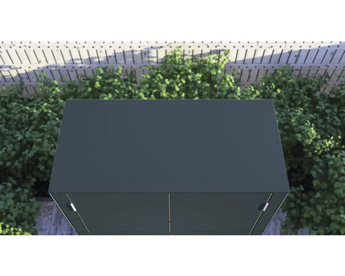 Ansicht von oben auf ein Gerätehaus im Garten